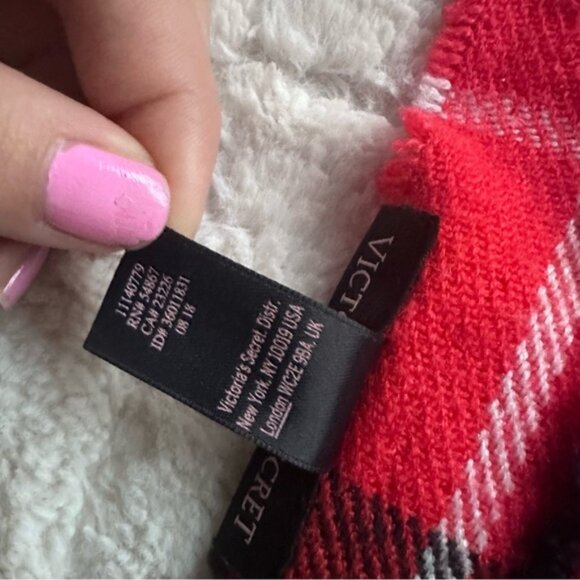 Victoria's Secret | Red and Black Plaid Print Winter Angel Scarf | One Size - Picture 6 of 6